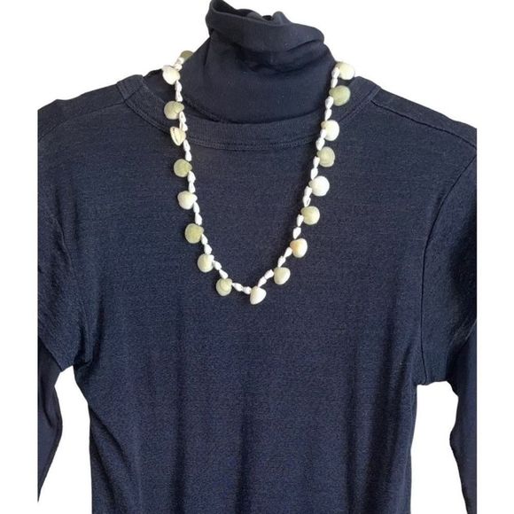 Maui Shell Island Necklace - Picture 9 of 11